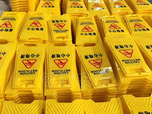 �}(c��ng)��(ch��)չʾ